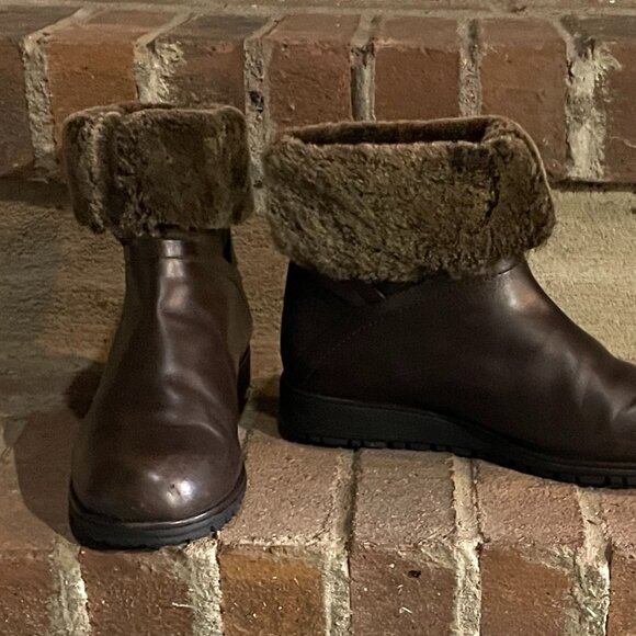 Brand New NIB Stuart Weitzman Brown Leather Shearling Cooper Chill Boot Size 9 - Picture 6 of 9